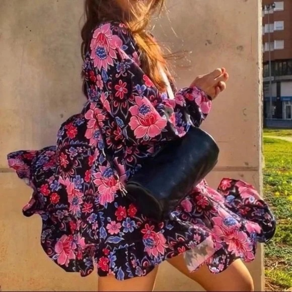1127 NWT Zara Long Sleeve Floral Dress - Size L - Black/Pink/Blue - Picture 2 of 16